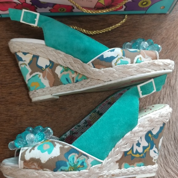 Poetic Licence Wedges - Picture 1 of 8